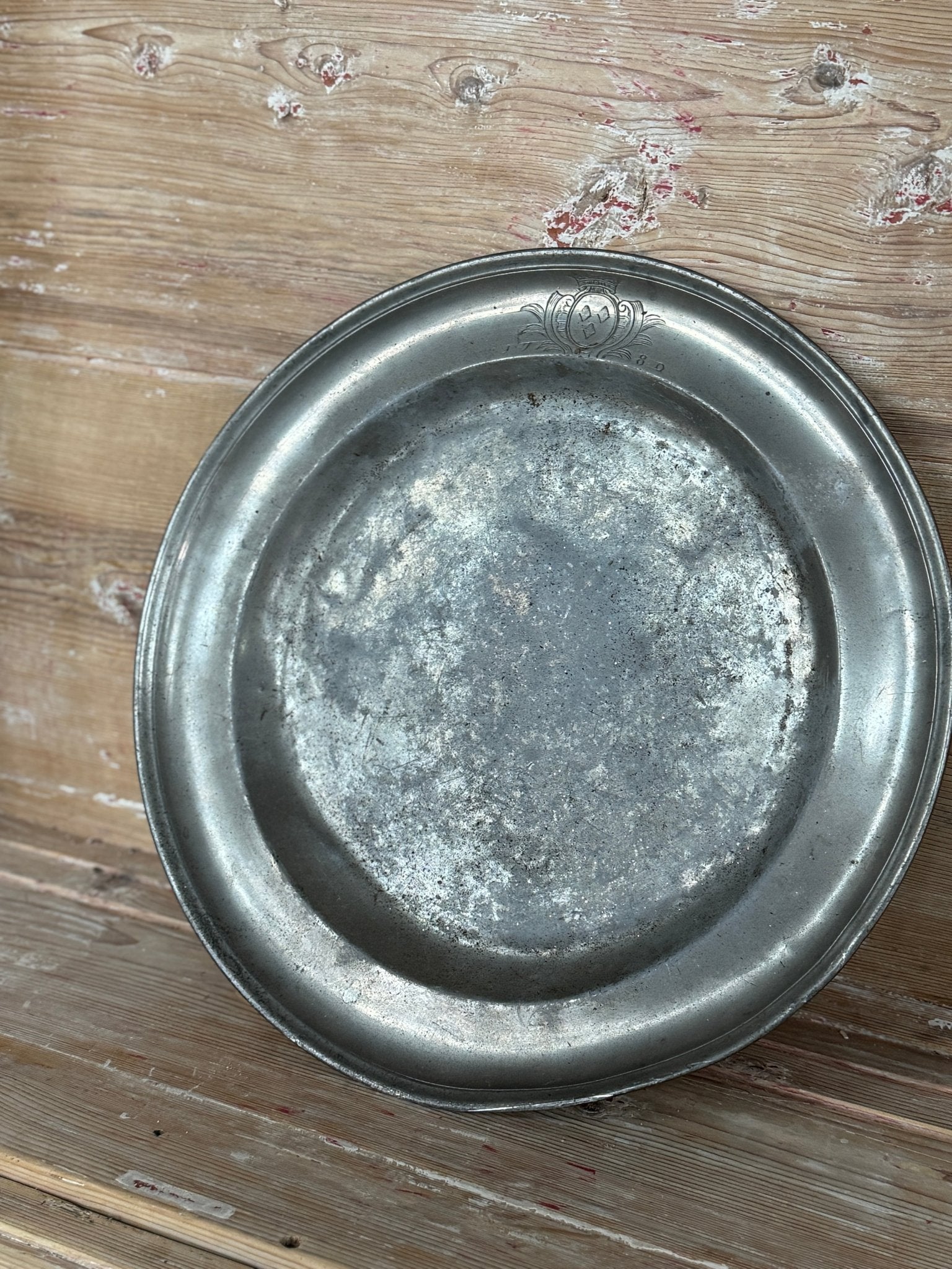 Antique Pewter Charger Plate, Plays de Loire - XL