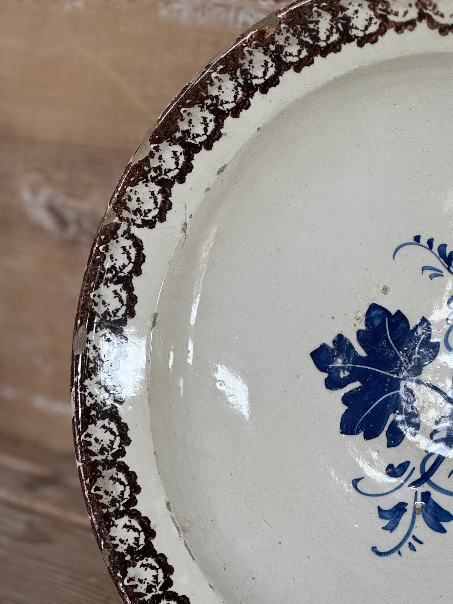 Grouping of 5 19th century plates from Puglia, Italy
