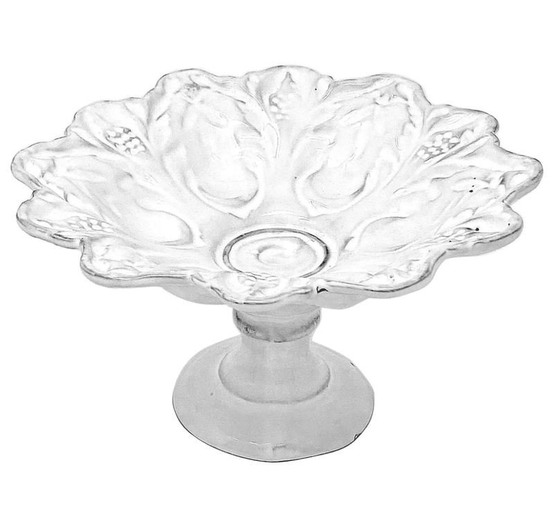 Pivoine cup on foot, product photo on white background