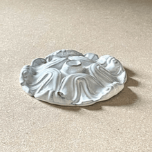 Pivoine Taper Thin Candle Holder